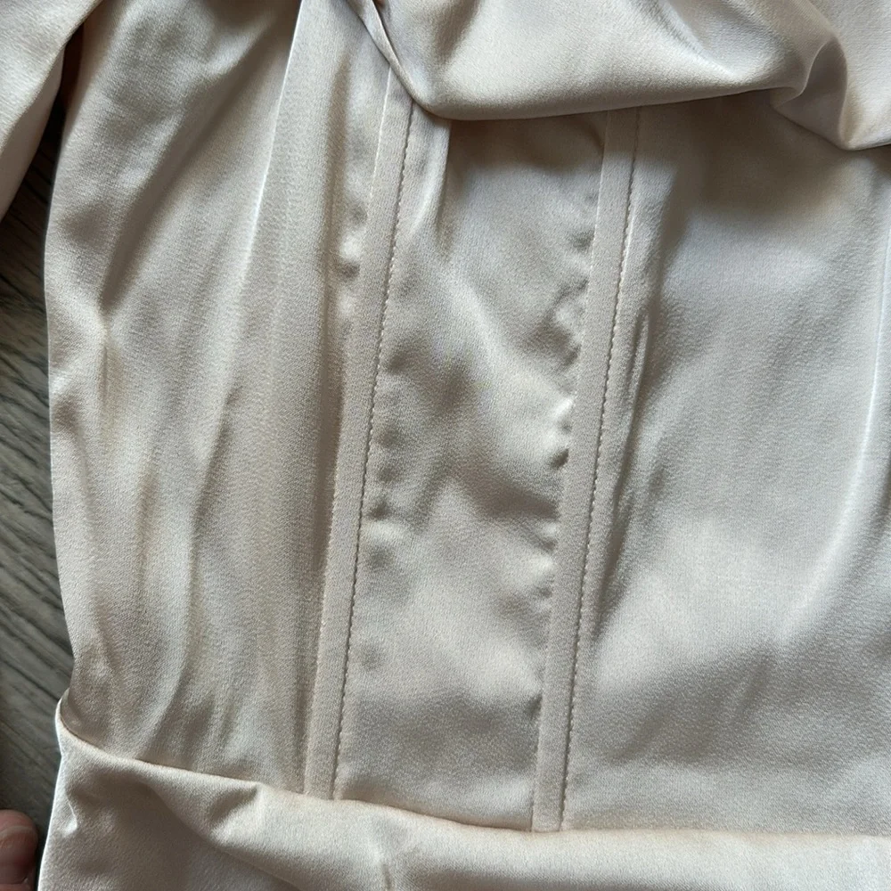 Pretty little thing Champagne pleat detail Bardot flared sleeve shift dress‎ 4